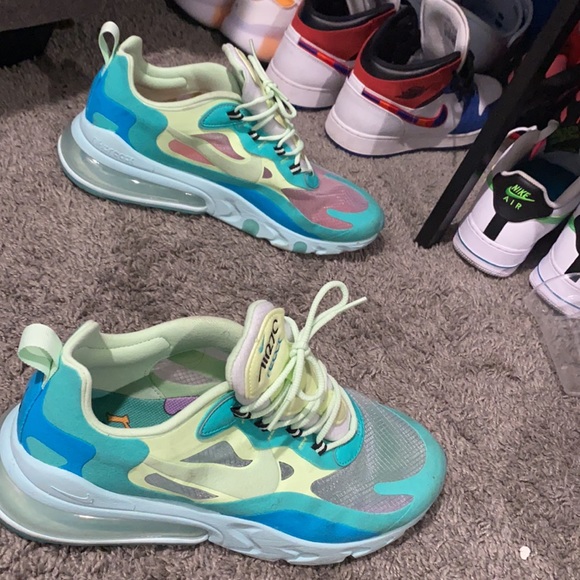 Air max 270 , Little to No damage to them - Picture 5 of 5